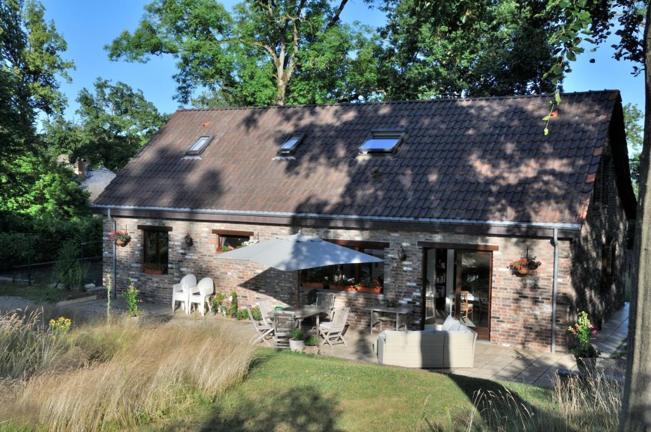 Suite Familiale Avec 2 Chambres Dans Une Villa - Quartier Vert Et Boise - 5 Kms De Namur Kültér fotó